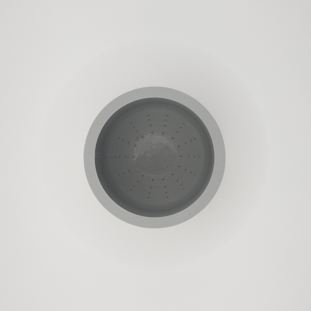 Macetero para suculentas de riego automático diseñado